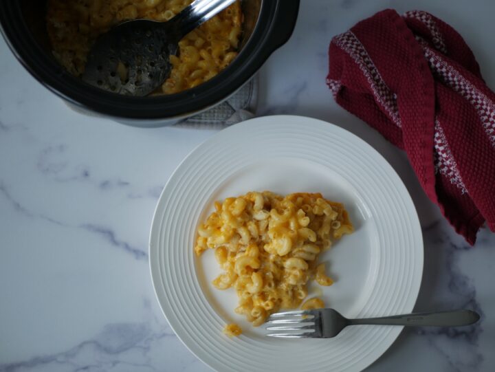 top view picture of slow cooker mac and cheese on a plate.