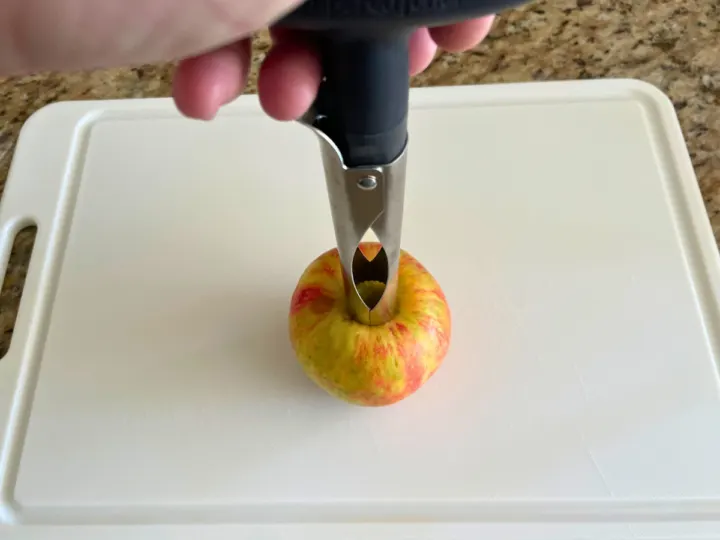 How to use pampered chef apple coring tool.